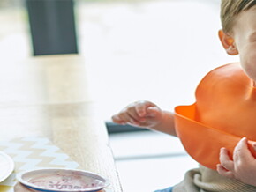 Dieta saludable de un niño pequeño.